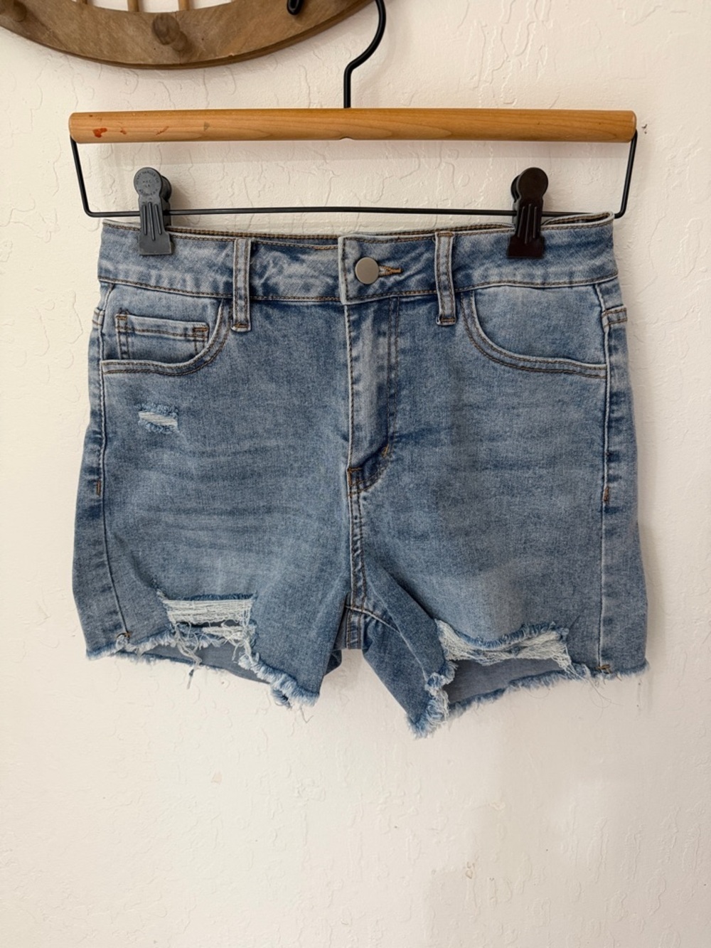 Jeans Distressed Stretchy Shorts Small NWOT - Picture 1 of 3